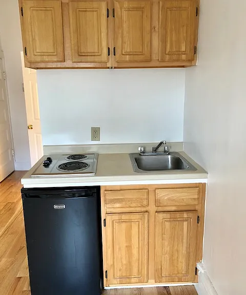 1077 Beacon St #3 — Photo 4