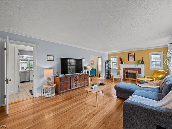 4th image of 2407 Edgerton Rd