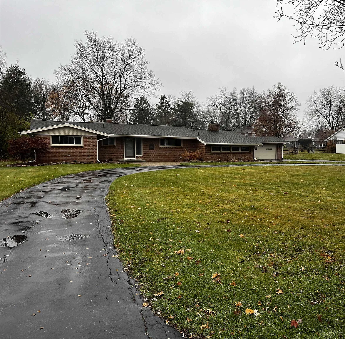 1360 E Oregon Rd photo 1