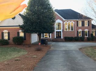 520 Knob View Dr, Winston Salem, NC 27104