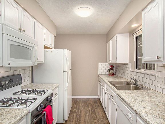 5th image of 210 York View Pl NW #15