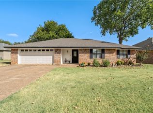808 Pawnee Trl, Hewitt, TX 76643