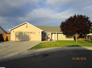 2111 S Sharron St, Kennewick, WA 99337
