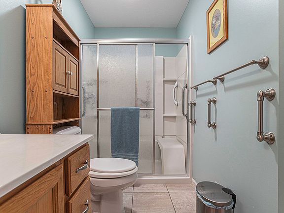 5th image of 1336 Honeysuckle Ln
