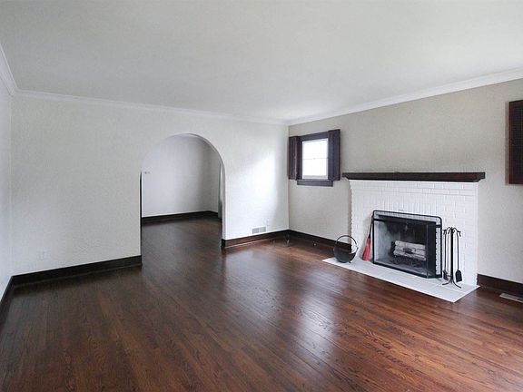 5th image of 1547 S Chicago Ave