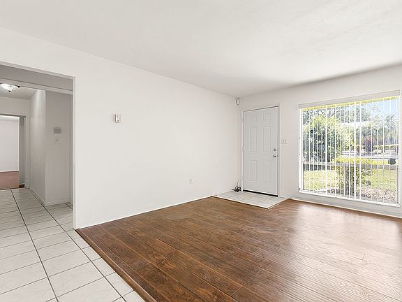5th image of 939 W 13th St