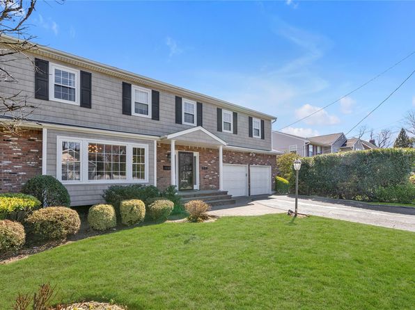 21 Chestnut Avenue, Glen Head, NY 11545