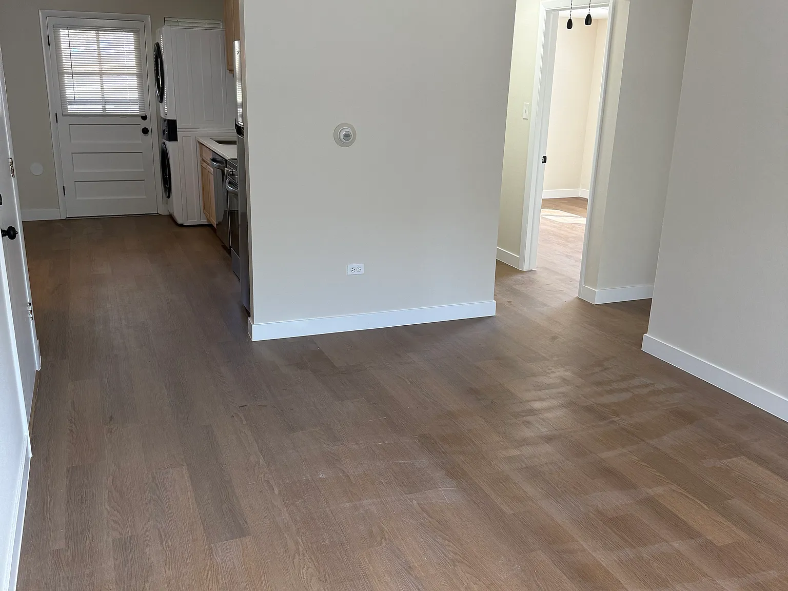 2 bed, 800 sqft, $1,850 — Photo 3