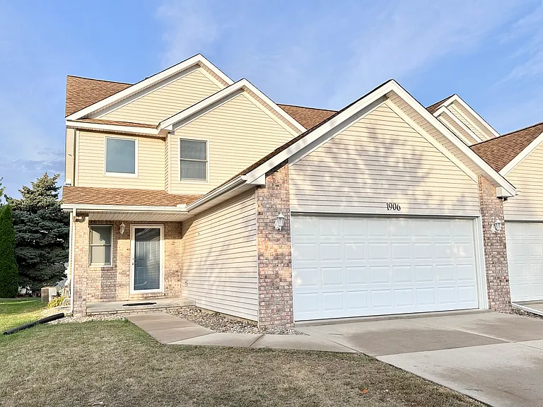 1906 Vladimir Dr — Photo 1