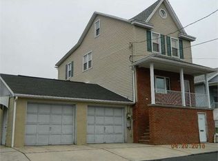 250 Cherry St, Saint Clair, PA 17970