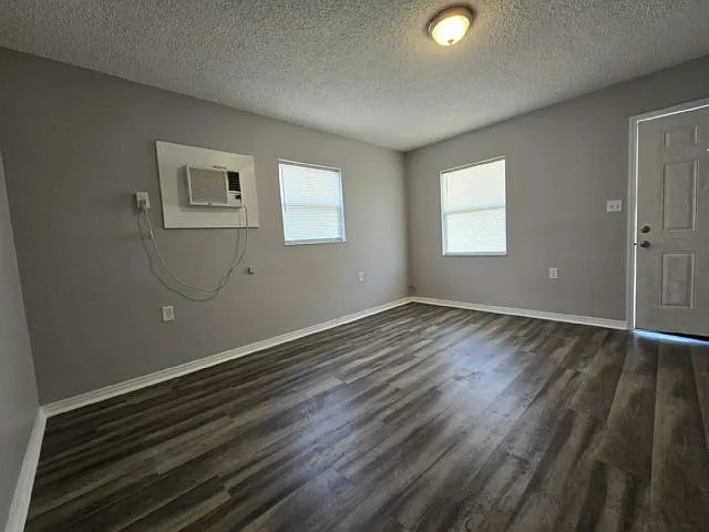1 bed, 1.0 bath, 500 sqft, $1,150 — Photo 2