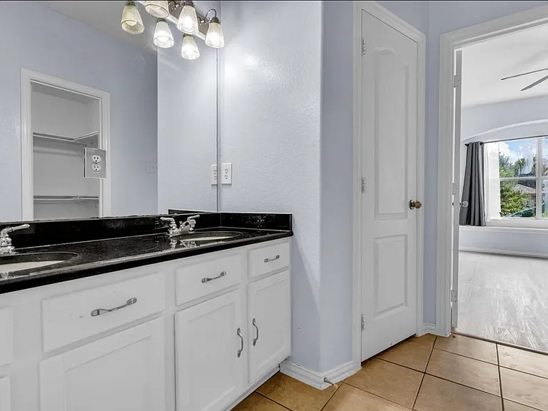 933 Bens Dr — Photo 15