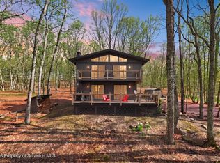 161 Fern Dr, Canadensis, PA 18325