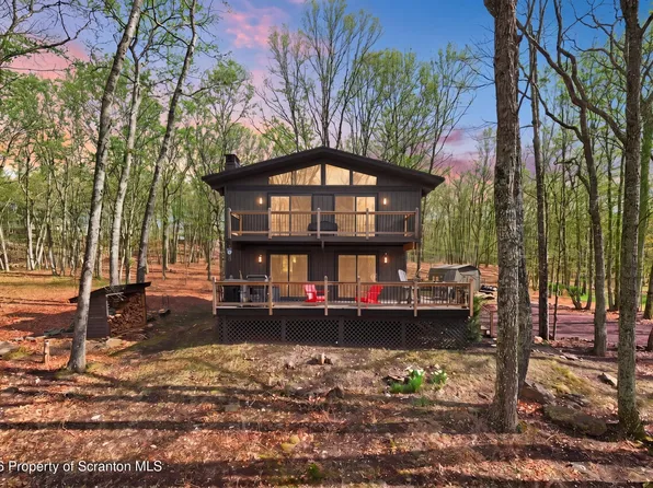 161 Fern Dr, Canadensis, PA 18325