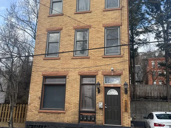 240 Carrington St APT 3, Pittsburgh, PA 15212