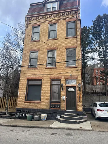 240 Carrington St #3 Photo 1