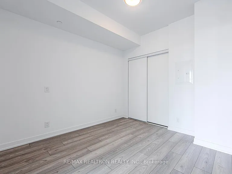 285 Dufferin St #303 — Photo 7