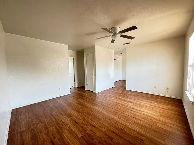 1904 Windward Dr — Photo 5