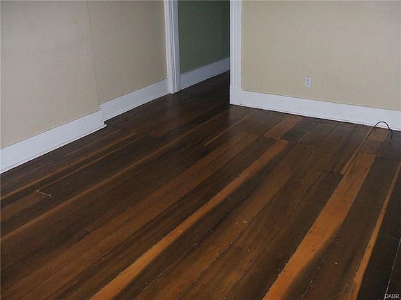 4th image of 18 Tecumseh St