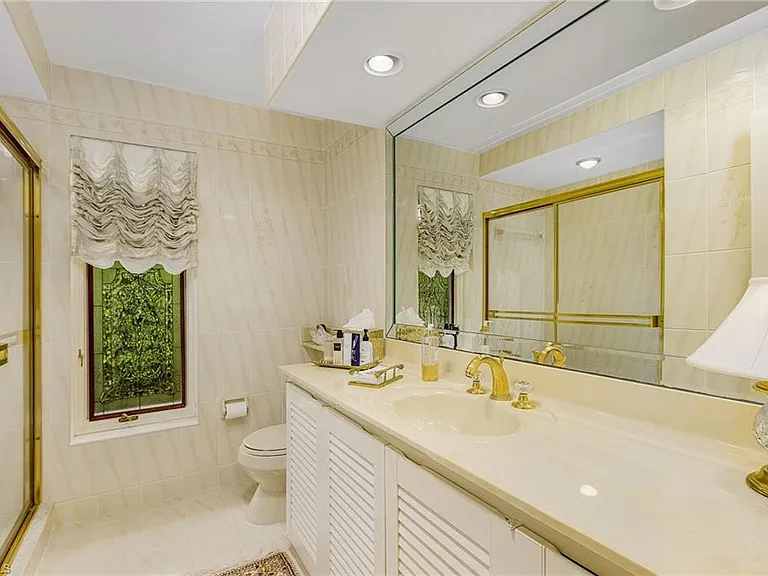 950 Galleon Dr — Photo 17