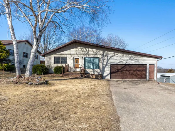 691 Maryville Heights Dr, Hazel Green, WI 53811