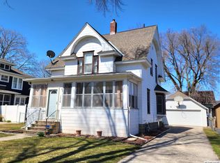 114 10th St NW, Mason City, IA 50401