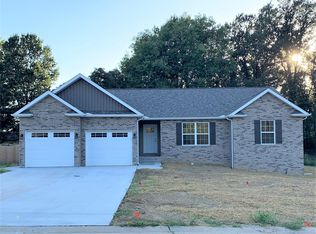 224 Sage Creek Dr, Bethalto, IL 62010