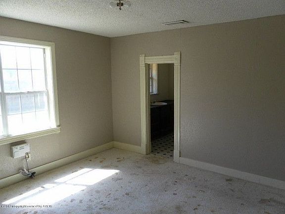 4th image of 610 E 5th St