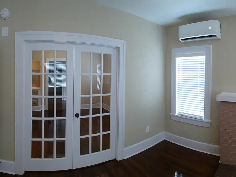 324 Moffett Ct N — Photo 6