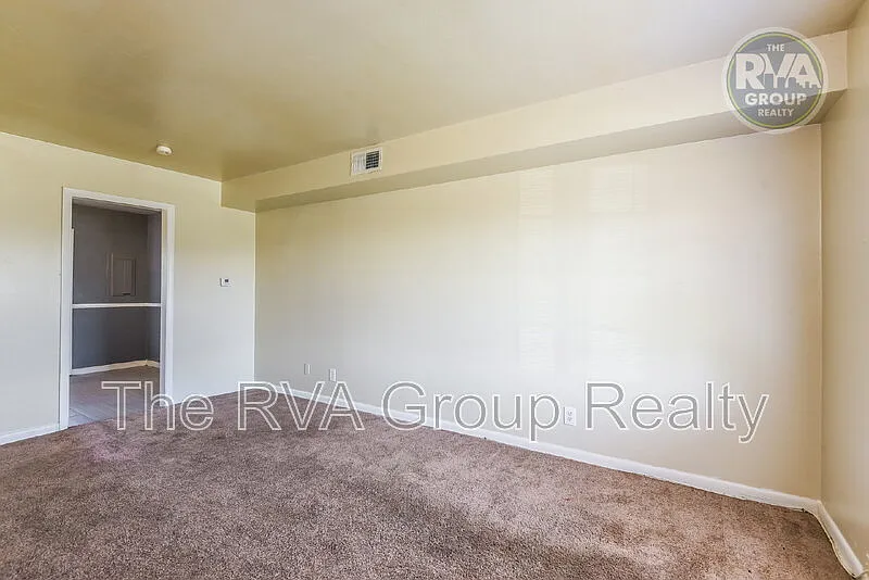 2 bed, 1.0 bath, 1000 sqft, $1,045 — Photo 3