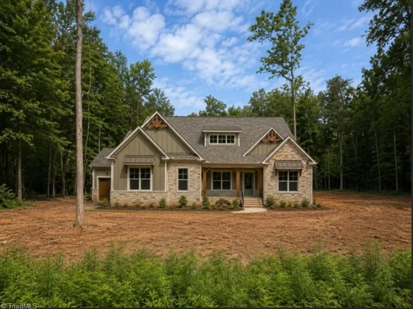 2262 Chippewa St, Winston Salem, NC 27106
