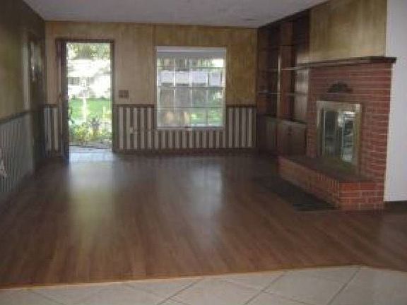 4th image of 5821 NE 22nd Ave