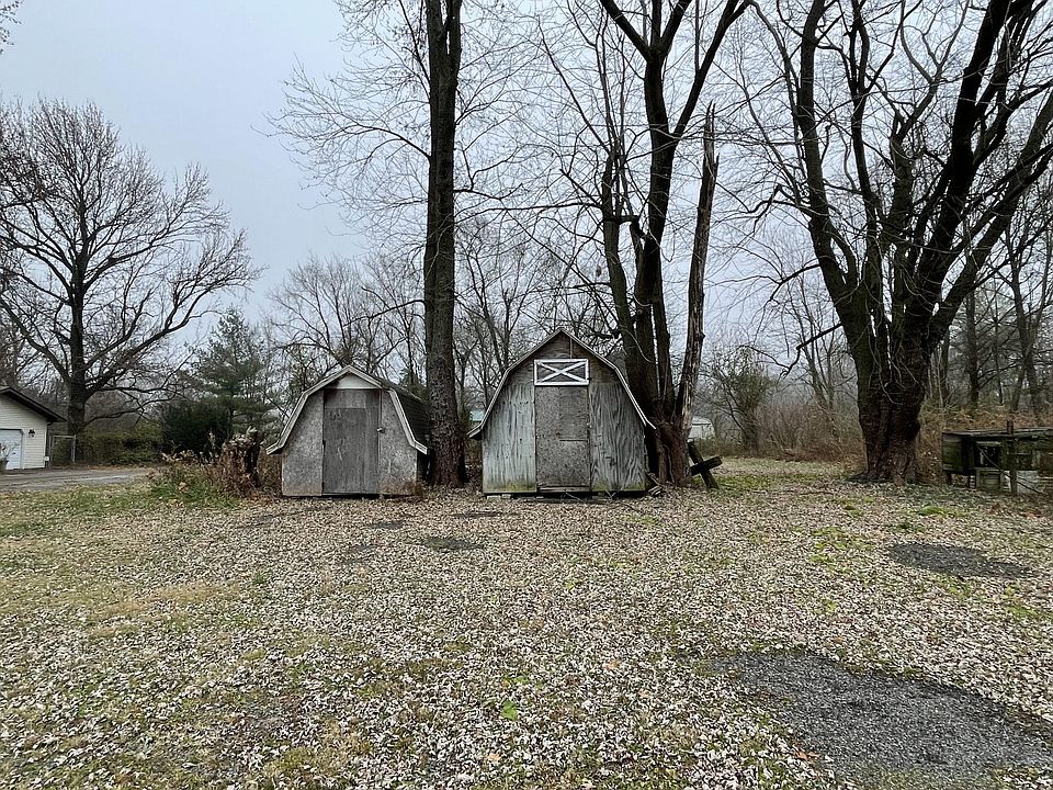 1st image of 2753 Venus Ave