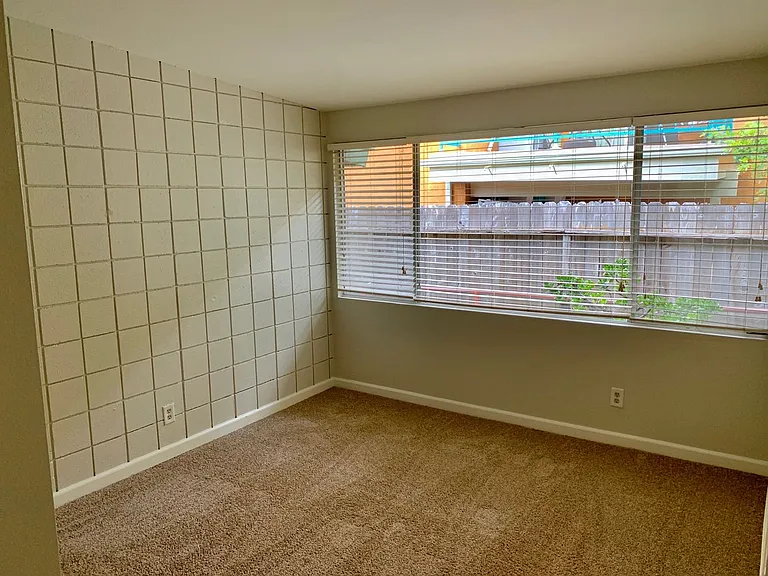 310 Avenida Santa Barbara — Photo 4