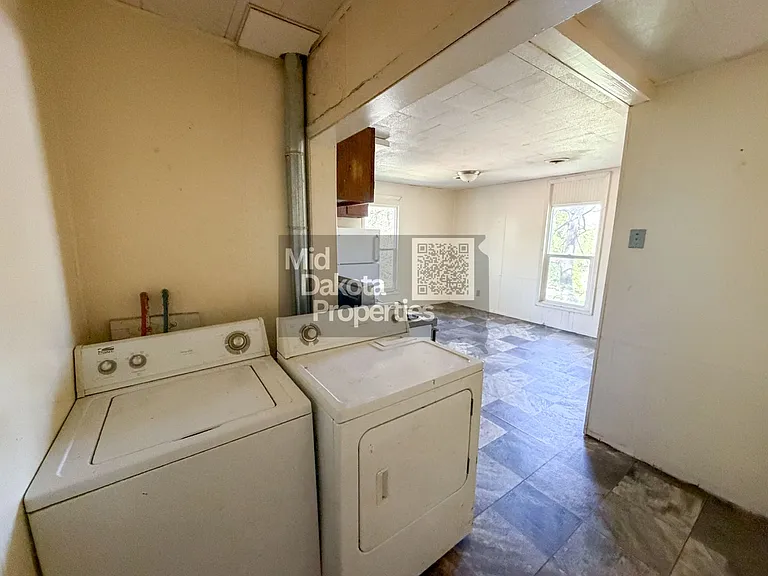 408 S Duff St — Photo 4