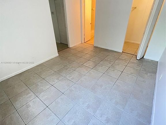 4th image of 10773 Cleary Blvd APT 201