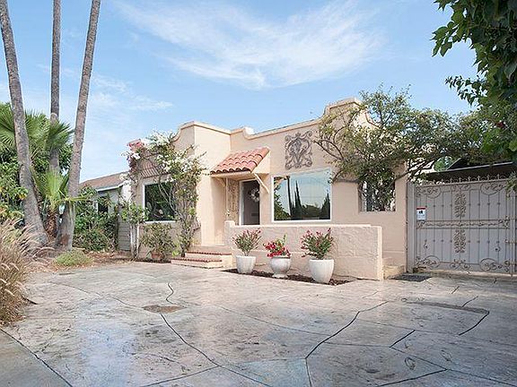 2nd image of 3561 E Del Mar Blvd