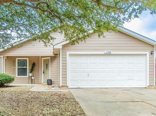 17820 Honey Locust Ln, Elgin, TX 78621