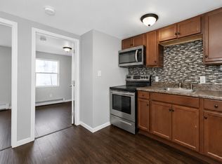 61 14th St #16B, Troy, NY 12180
