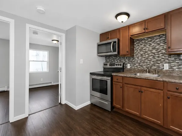 61 14th St #16B, Troy, NY 12180