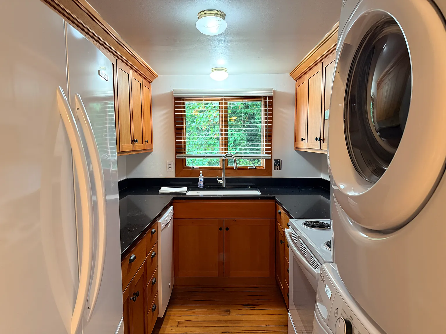1 bed, 1580 sqft, $2,250 — Photo 4