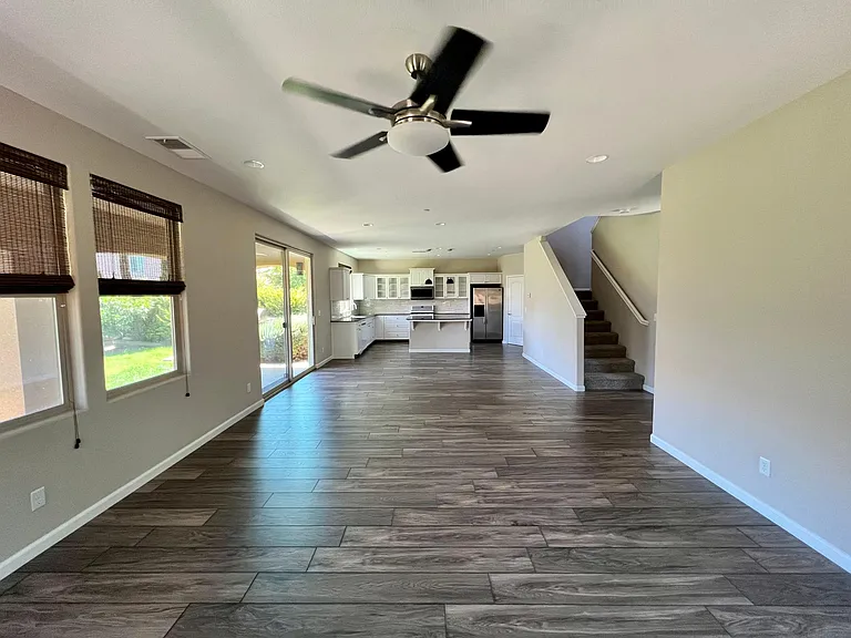 3558 Sussex Ave — Photo 5