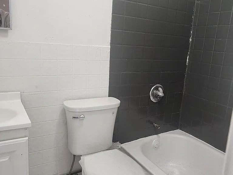 2112 Fulton St #4R — Photo 3