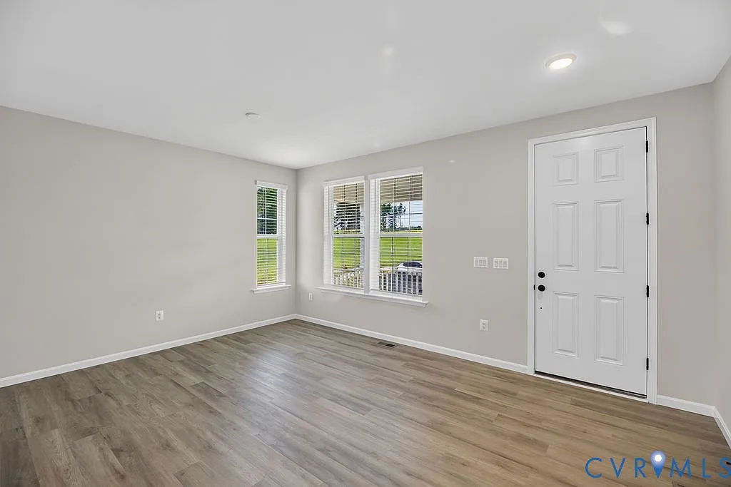 4 bed, 2.5 bath, 3813 sqft, $3,800 — Photo 4