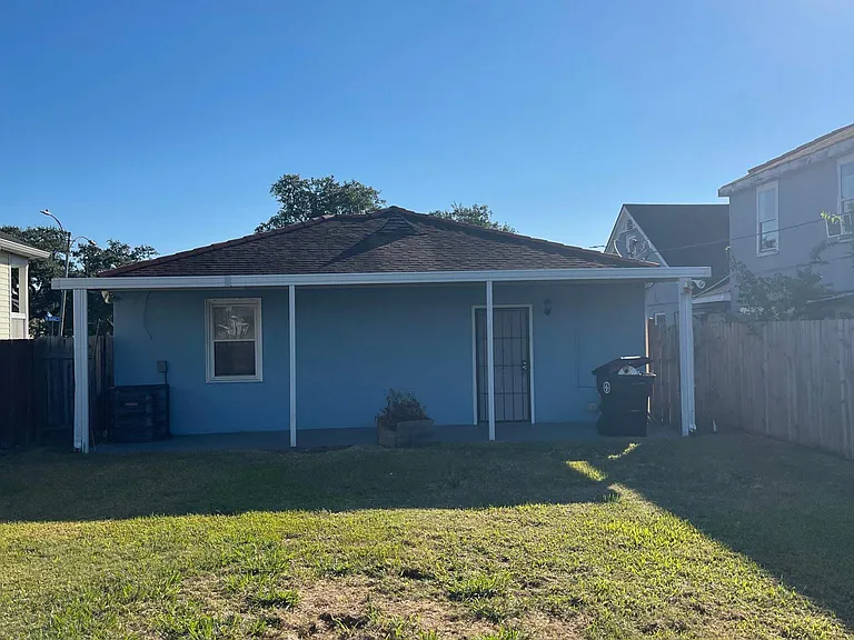 3726 Saint Bernard Ave — Photo 10