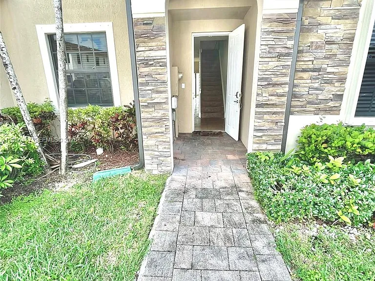 3514 W 88th Ter #3514 — Photo 1
