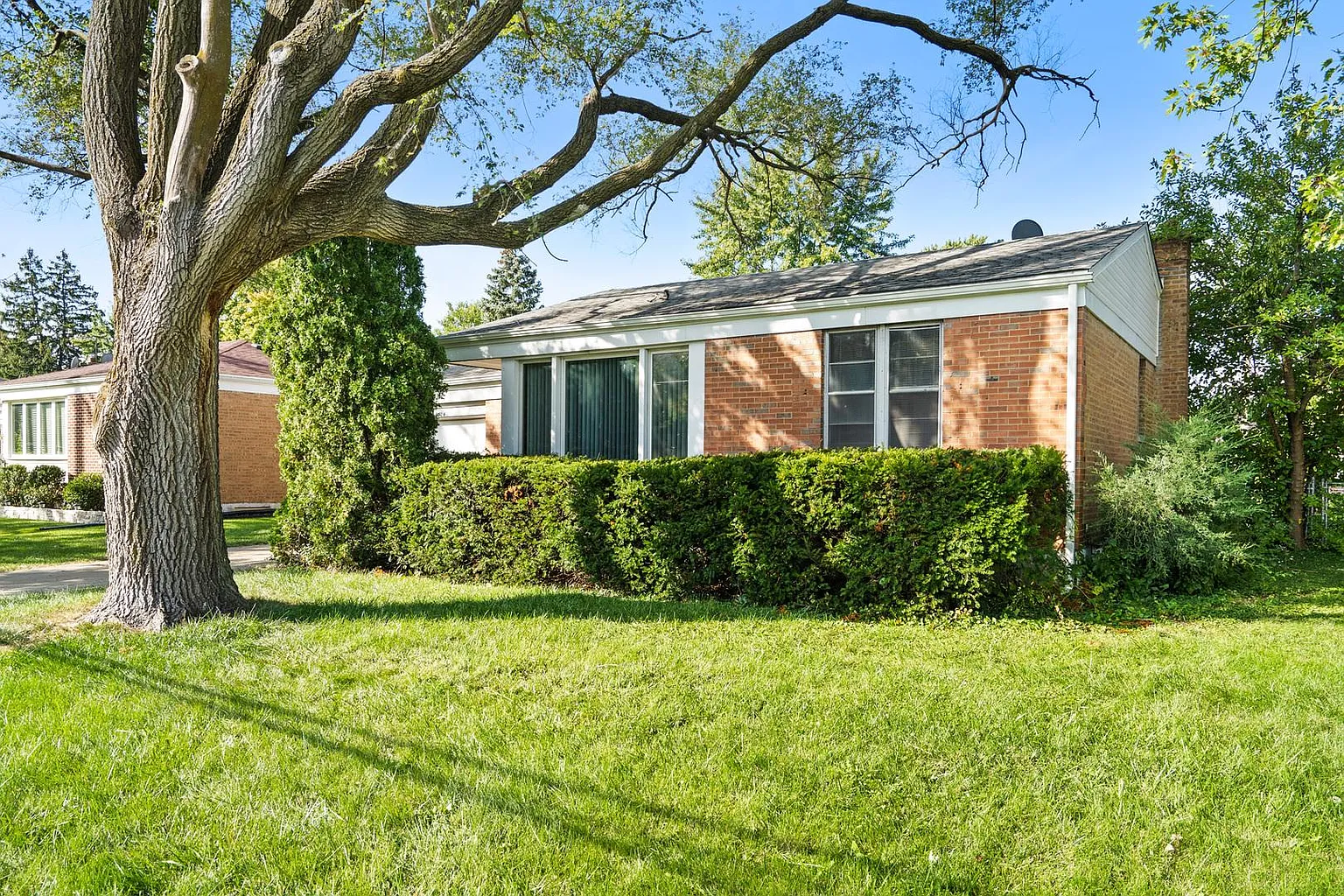 2704 Scott St photo 1