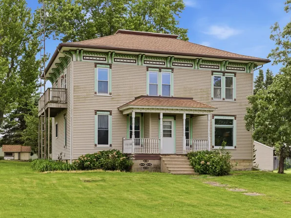 403 E Cherokee Ave, Shabbona, IL 60550