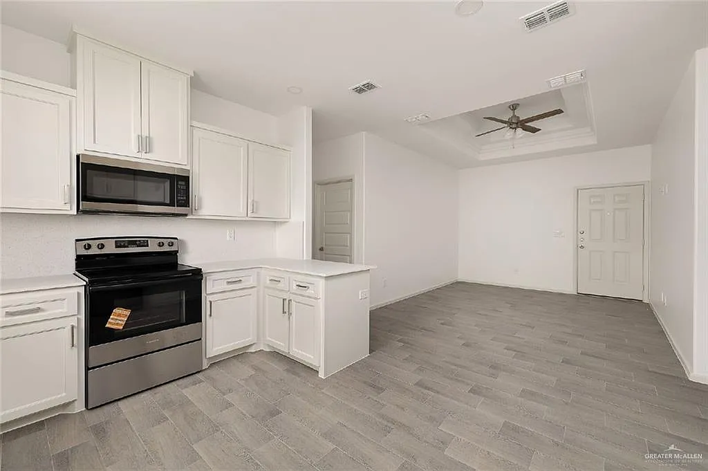 3 bed, 2.0 bath, 1118 sqft, $1,250 — Photo 4