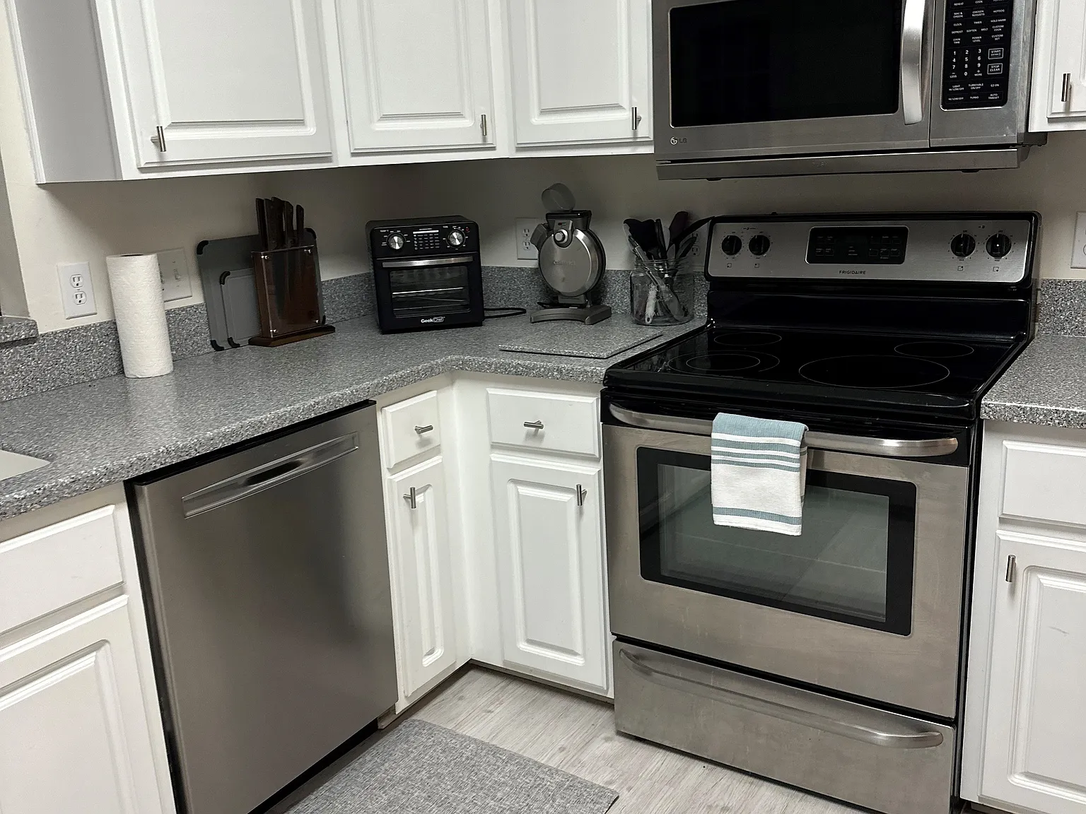 100 Hebride Ct — Photo 4